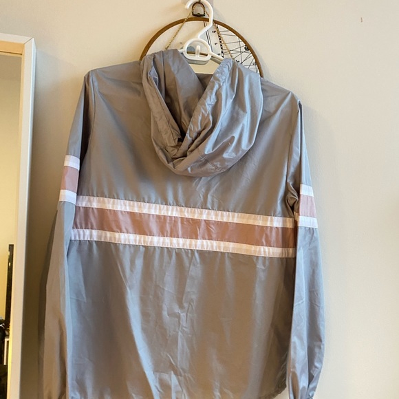 wind jacket - Picture 2 of 4